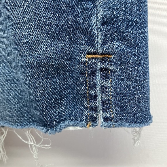 Levis Womens Blue Signature Heritage High‎ Rise Bermuda Cut Off Jean Shorts Sz 8 - Picture 3 of 6
